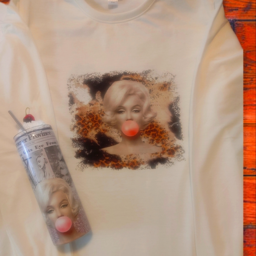 Marliyn monroe tee and 20 oz tumbler